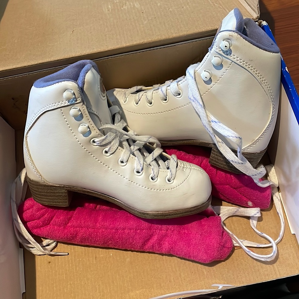 Ice skates for girls